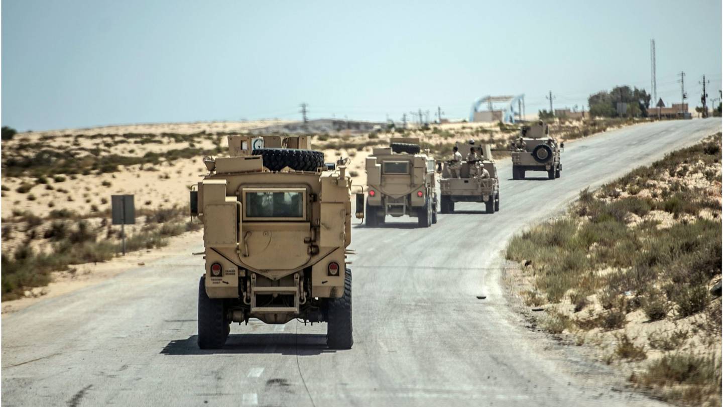 الجيش المصري يعلن مقتل 89 تكفيريا في سيناء، وعداء إيطالي يفوز بسباق 