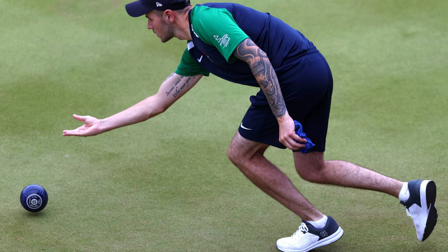 Commonwealth Games Watch lawn bowls & para lawn bowls from Birmingham Live BBC Sport