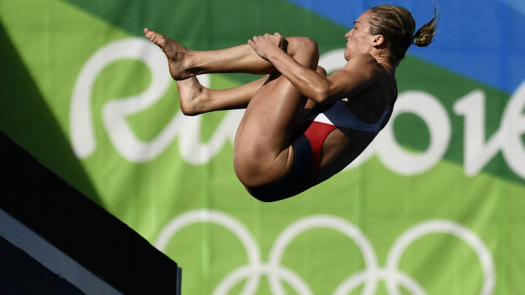 Diving Gb S Tonia Couch In The Women S 10m Platform Semi Final Live Bbc Sport