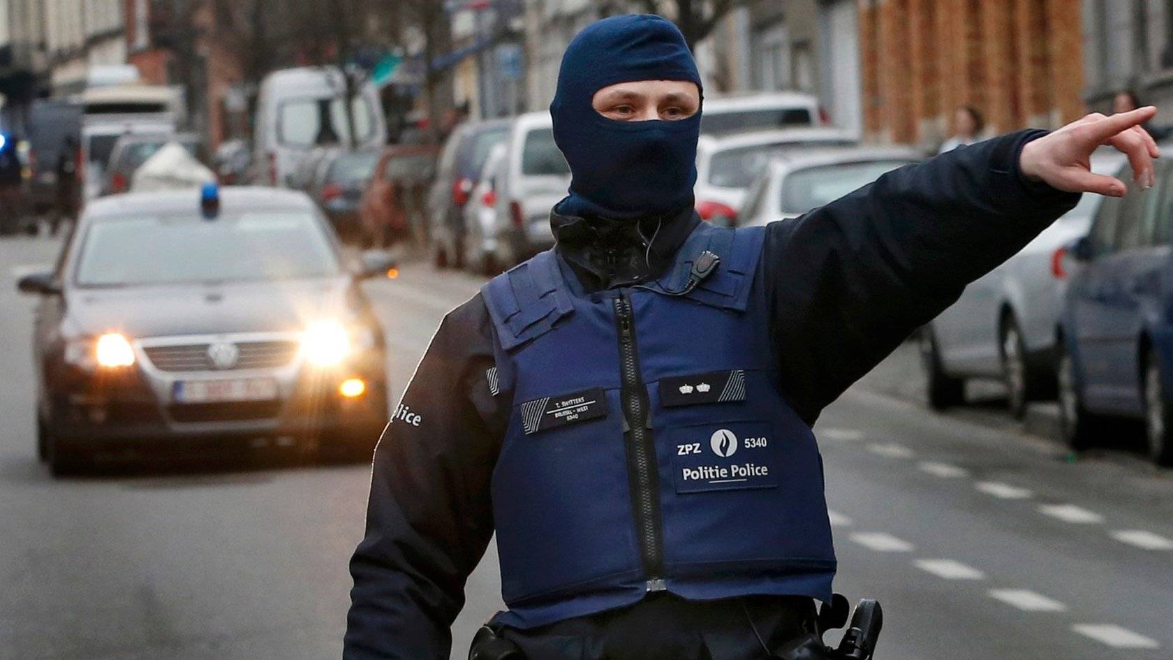 Brussels Raid Paris Suspect Abdeslam Arrested As It Happened Bbc News