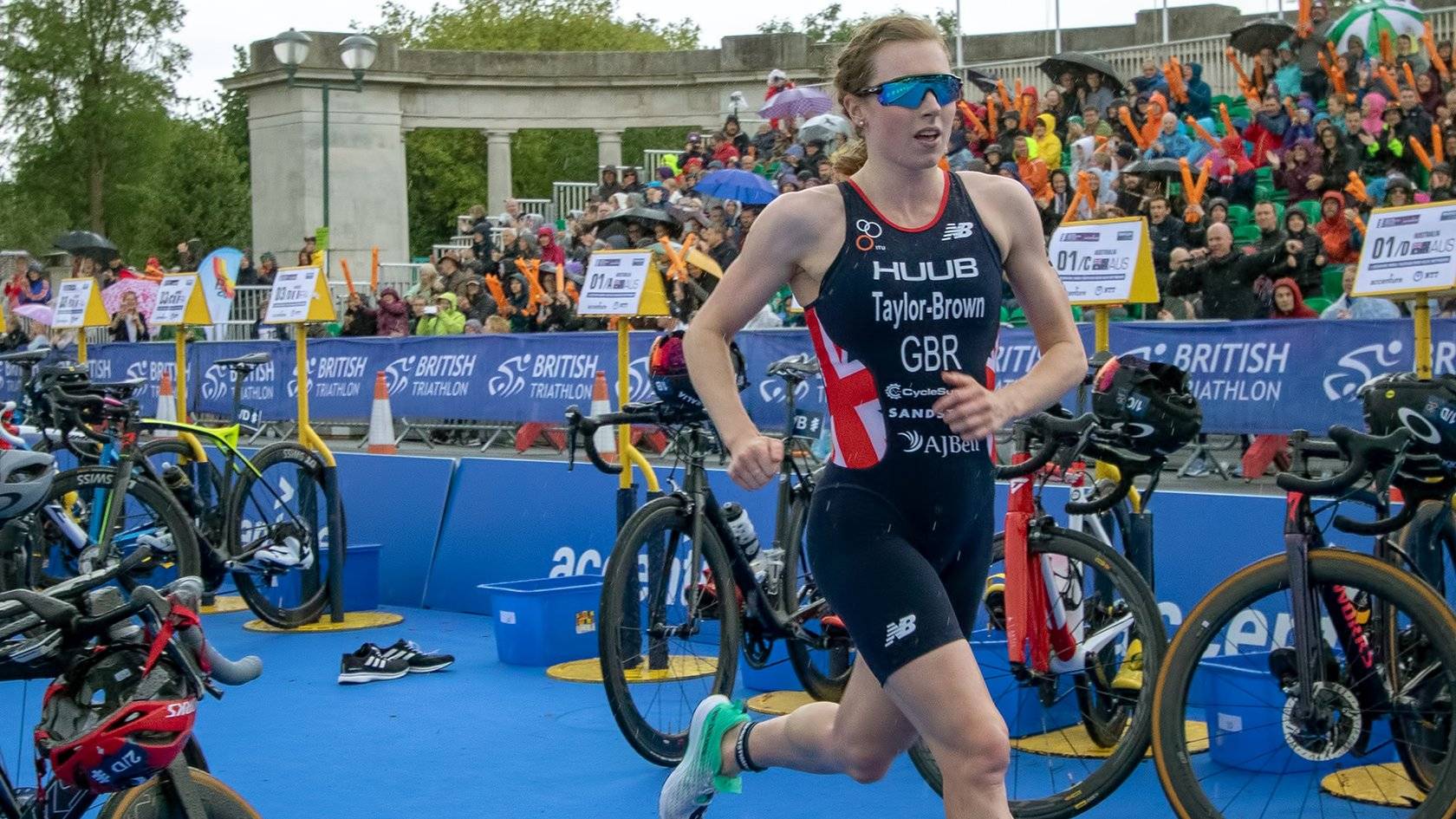 Watch live coverage from the World Triathlon Series Grand Final Live