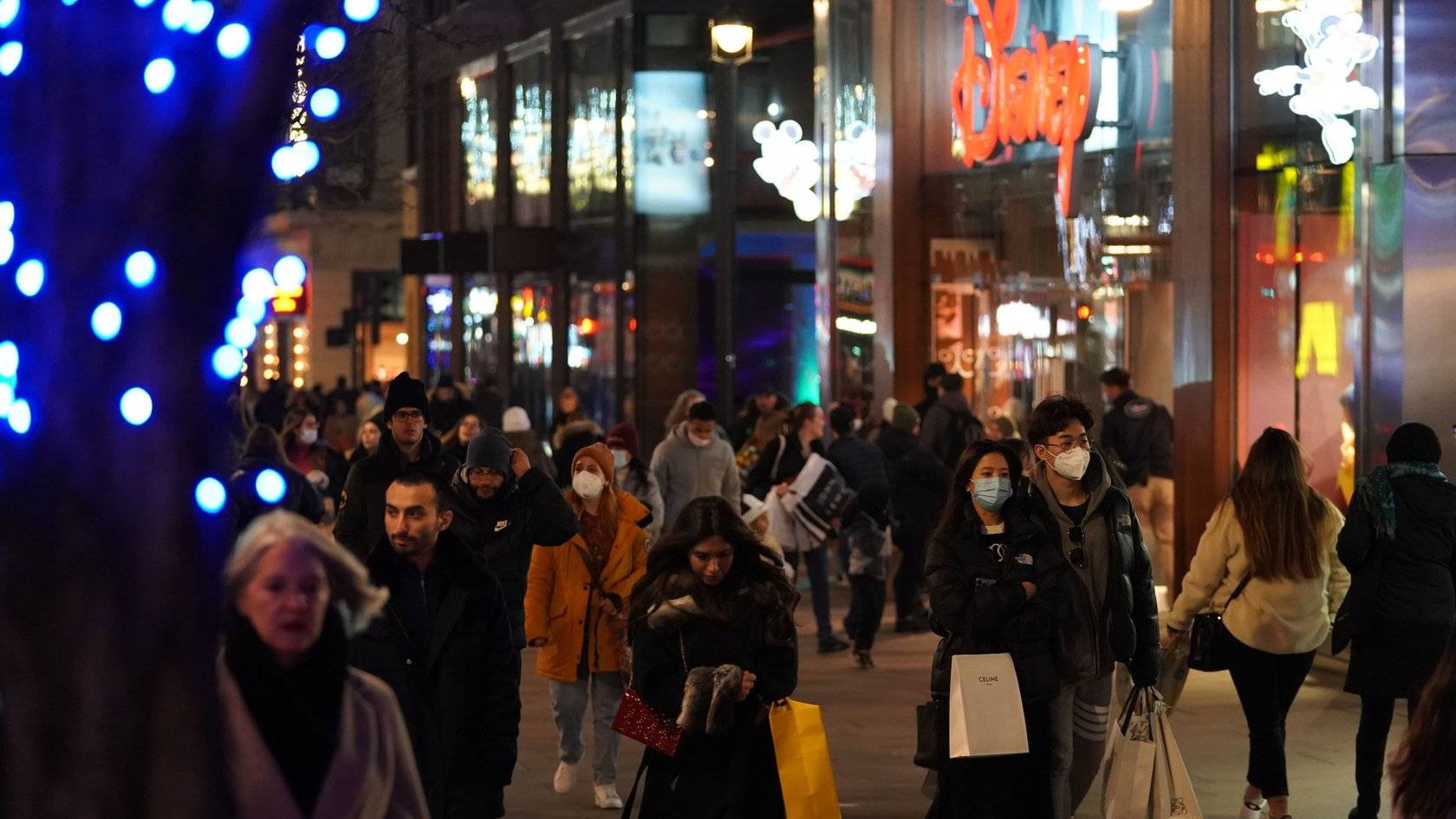 Covid UK reports a record 119,789 daily Covid cases BBC News