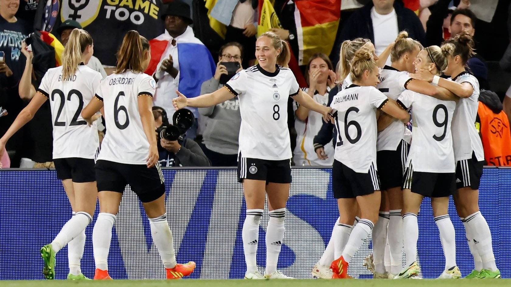 Euro 2022 LIVE: Watch Germany v France in semi-final plus score ...