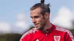 Bale shares secrets with Wales Under-21 squad