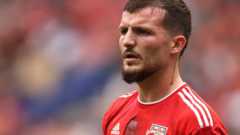 Barnsley sign Phillips and Edwards