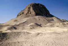 هرم فى الفيوم المصرية