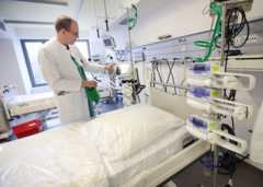 An intensive care bed for possible corona patients including a ventilator.