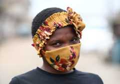 Woman wearing a face mask