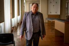 «Είναι λυπηρό για μένα να βρίσκομαι σε αυτά τα άδεια δωμάτια», είπε ο Ihor Kozhan, διευθυντής του μουσείου