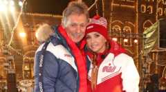 Дмитрий Песков с женой Татьяной Навкой