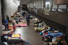 Люди в Киевском метро