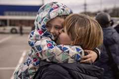 Встреча. До Запорожья добралась колонна с беженцами из Мариуполя