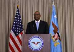 Ллойд Остін