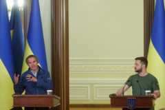 Глава МАГАТЭ Рафаэль Гросси и президент Владимир Зеленский