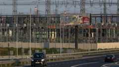 Εξωτερική άποψη του διυλιστηρίου Slovnaft της Σλοβακίας