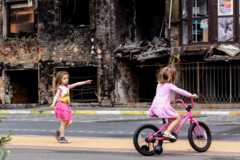 Дети в Буче