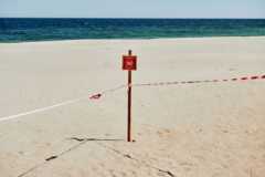 Знак на пляже в Одессе