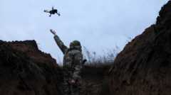 Военный с дроном