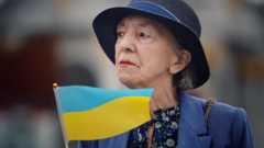 женщина с украинским флагом