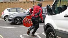 работа Бэнкси