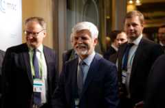 Петер Павел в Мюнхене (в центре)