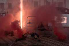 Акция завершилась инсценировкой гибели военных в колонии, над металлическими нарами клубился кровавый дым.