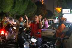 İran'ın en uzun gecesi: Cumhurbaşkanı Raisi halen bulunamadı Tahran sokakları