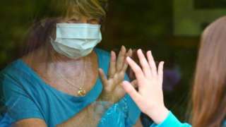 Relatives social distance