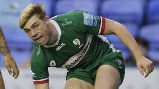 Ollie Hassell-Collins scores a try for London Irish