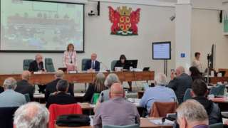Carni McCarron-Holmes addresses fellow councillors