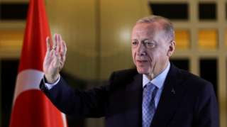 Recep Tayyip Erdogan waving