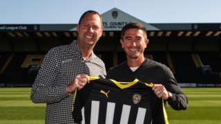 Notts County manager Harry Kewell (right) and chairman Alan Hardy