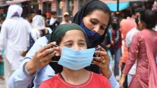 இந்தியாவில் தீவிரமடைகிறது இரண்டாவது கொரோனா அலை