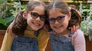 Iona and Beth Farshi