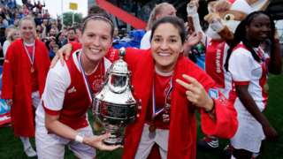 Merel Van Dongen (left) and Ana Romero