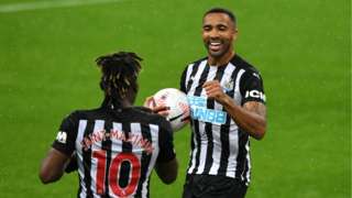 Callum Wilson and Allan Saint-Maximin playing together for Newcastle United