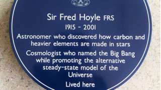 Blue plaque to Sir Fred Hoyle, scientist