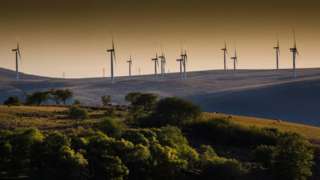 Wind turbines at Cwmllynfell