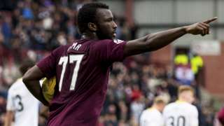 Isma Goncalves celebrates