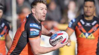 Michael Shenton carries the ball for Castleford Tigers