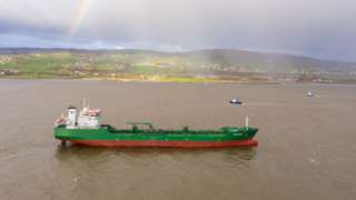 Oil tanker