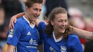 Ellen White (l) celebrates Charlie Wellings' goal