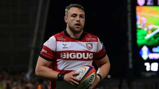 Gloucester flanker Ruan Ackermann scores a try