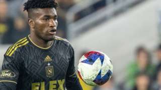 Jose Cifuentes in action for Los Angeles