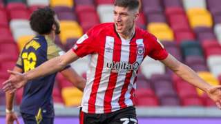 Vitaly Janelt celebrates