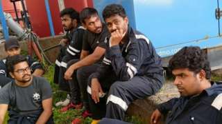 The stranded sailors