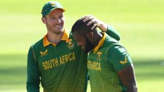 Andile Phehlukwayo celebrates taking a wicket