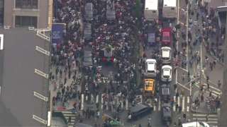 Chaotic crowd erupts outside NYC's Union Station