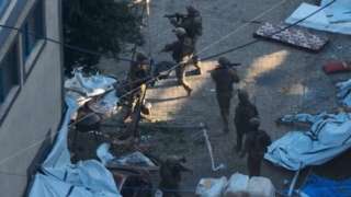 Israeli soldiers at the Al-Shifa hospital complex. Photo: 15 November 2023