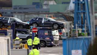 NI port staff return to work